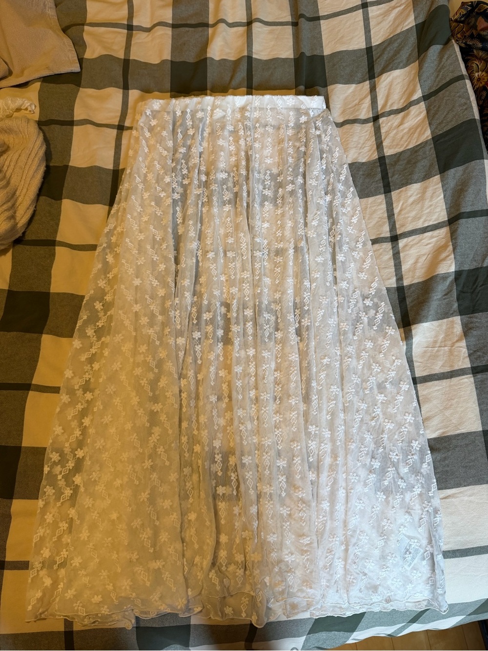 H&M White Floral Lace A-Line Skirt